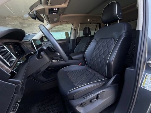 Used 2024 Volkswagen Atlas SEL Premium R-Line AWD/4WD image 5