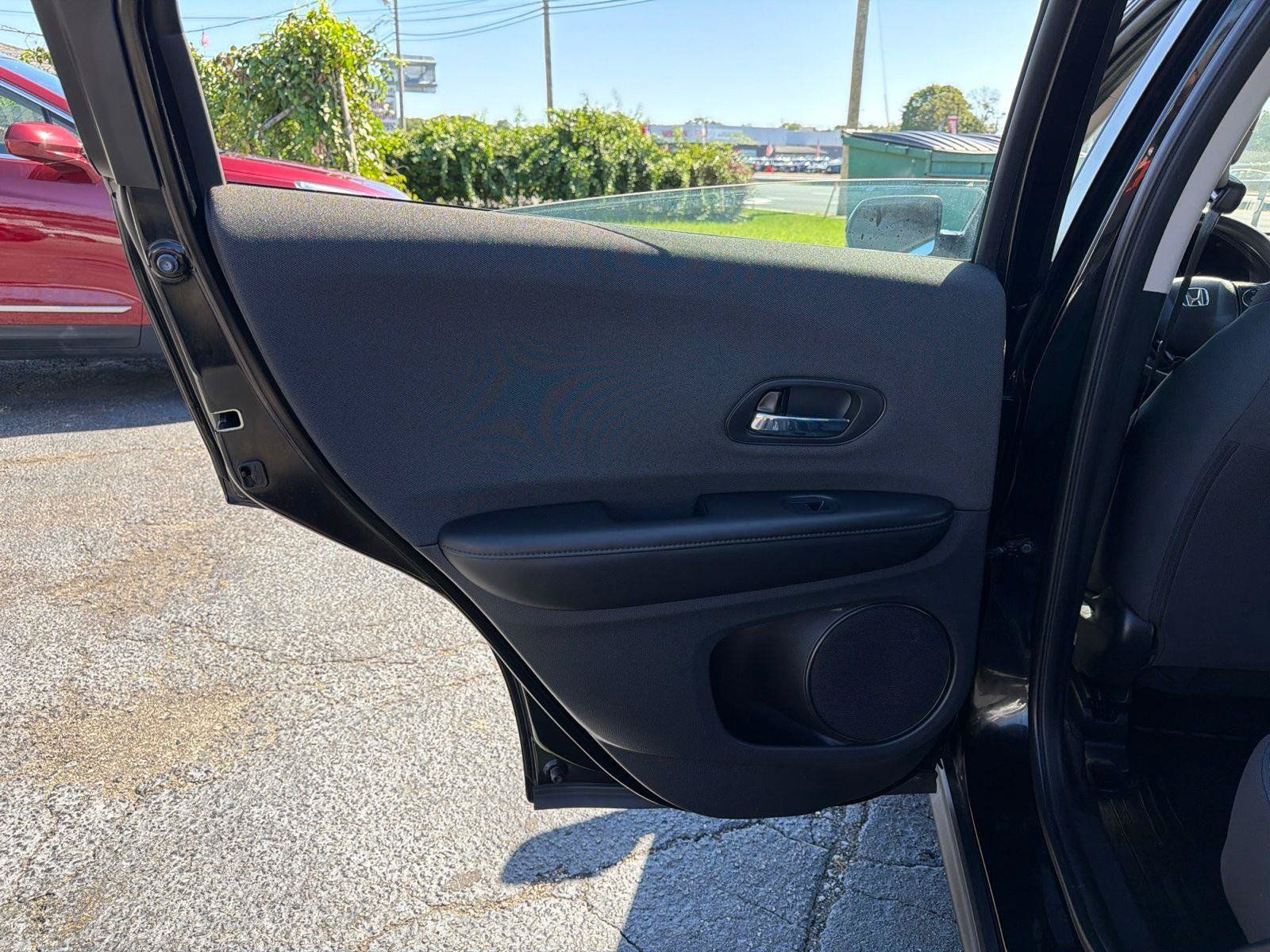 Used 2021 Honda HR-V LX image 23