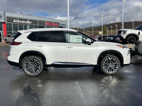 New 2026 Nissan Rogue Platinum w/ Platinum Premium Package image 2