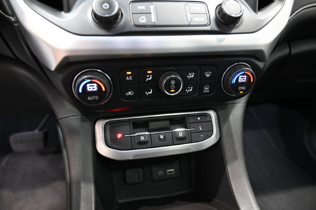 Used 2020 GMC Acadia SLT AWD/4WD image 17