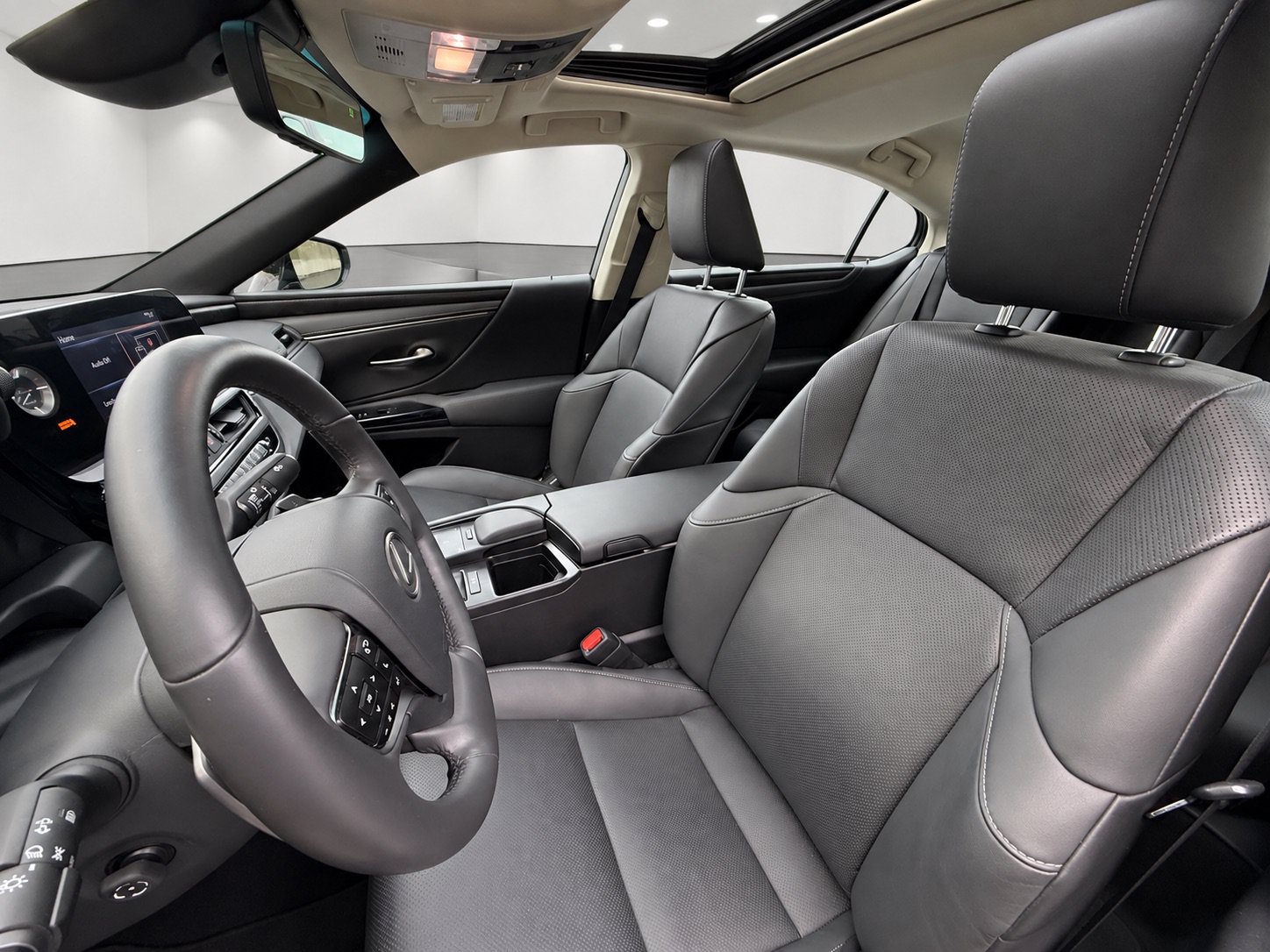 Used 2023 Lexus ES 350 Ultra Luxury w/ Accessory Package (Z2) FWD image 21