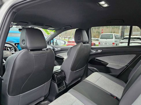 Used 2023 Volkswagen ID.4 Pro image 19