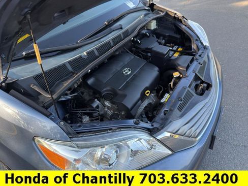 Used 2014 Toyota Sienna XLE FWD image 29