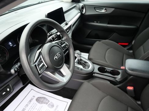 Used 2021 Kia Forte LXS FWD image 12