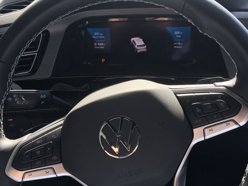 New 2024 Volkswagen Atlas Cross Sport SE AWD/4WD image 10