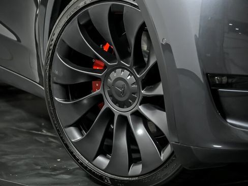 Used 2022 Tesla Model Y Performance AWD/4WD image 3