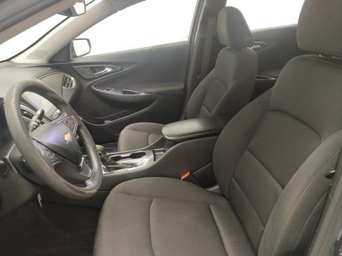 Used 2021 Chevrolet Malibu LS FWD image 17