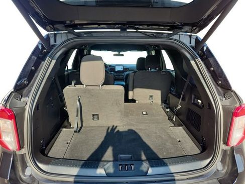 Used 2020 Ford Explorer XLT image 19