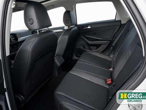 Used 2019 Volkswagen Jetta SE FWD image 17