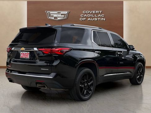 Used 2022 Chevrolet Traverse Premier FWD image 4