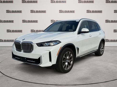Used 2024 BMW X5 xDrive40i w/ Premium Package image 1