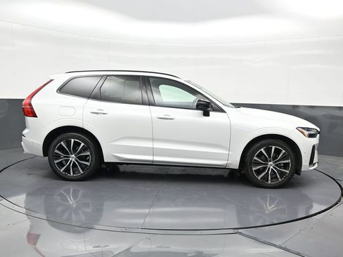 Used 2023 Volvo XC60 B5 Plus image 7