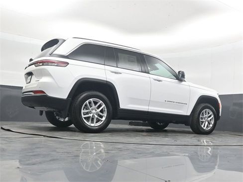 New 2025 Jeep Grand Cherokee Laredo image 39