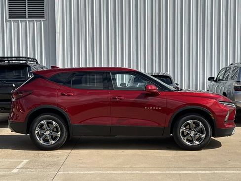 Used 2024 Chevrolet Blazer LT w/ Driver Confidence Package FWD image 3