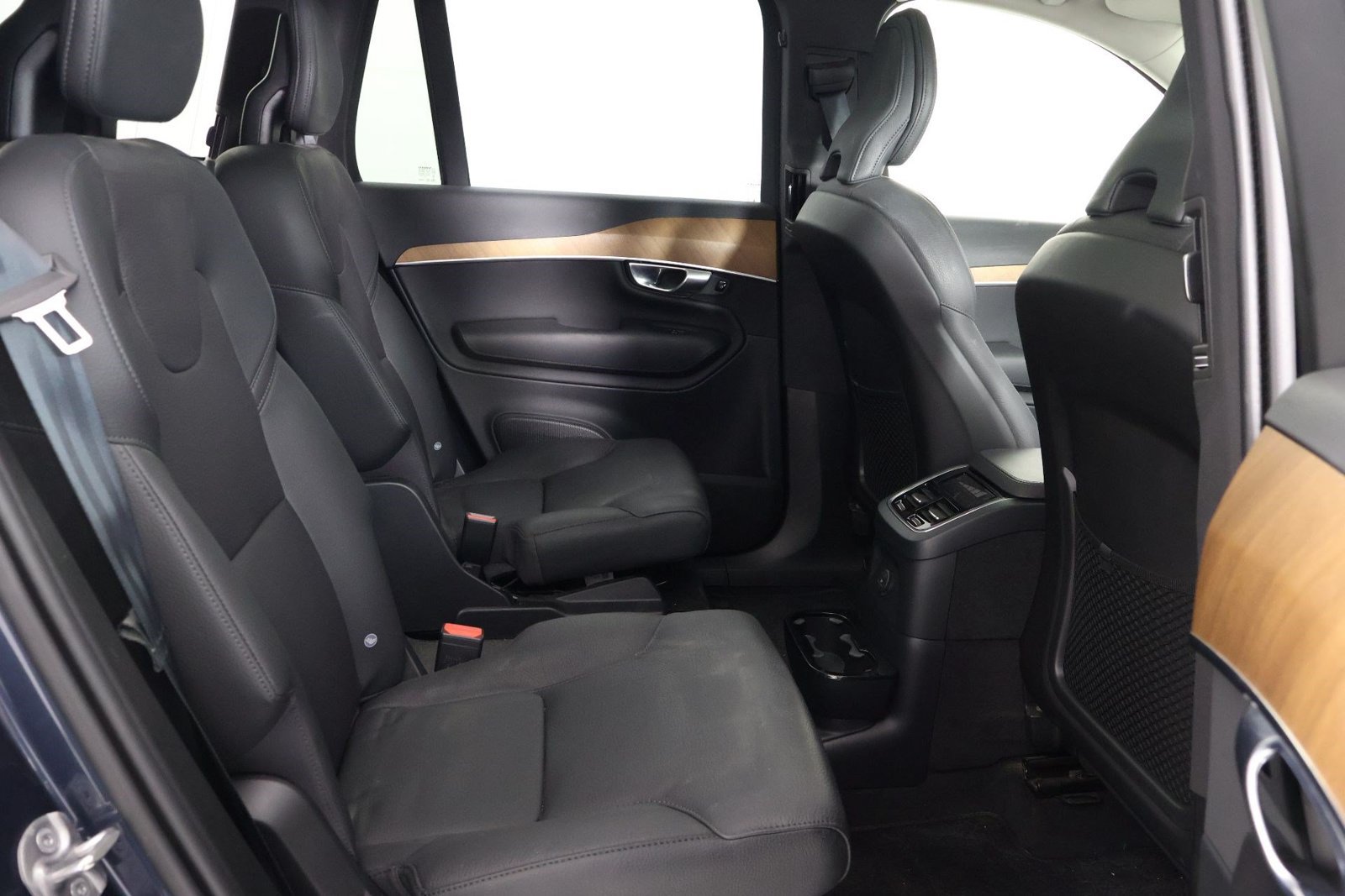 Used 2025 Volvo XC90 T8 Plus AWD/4WD image 30