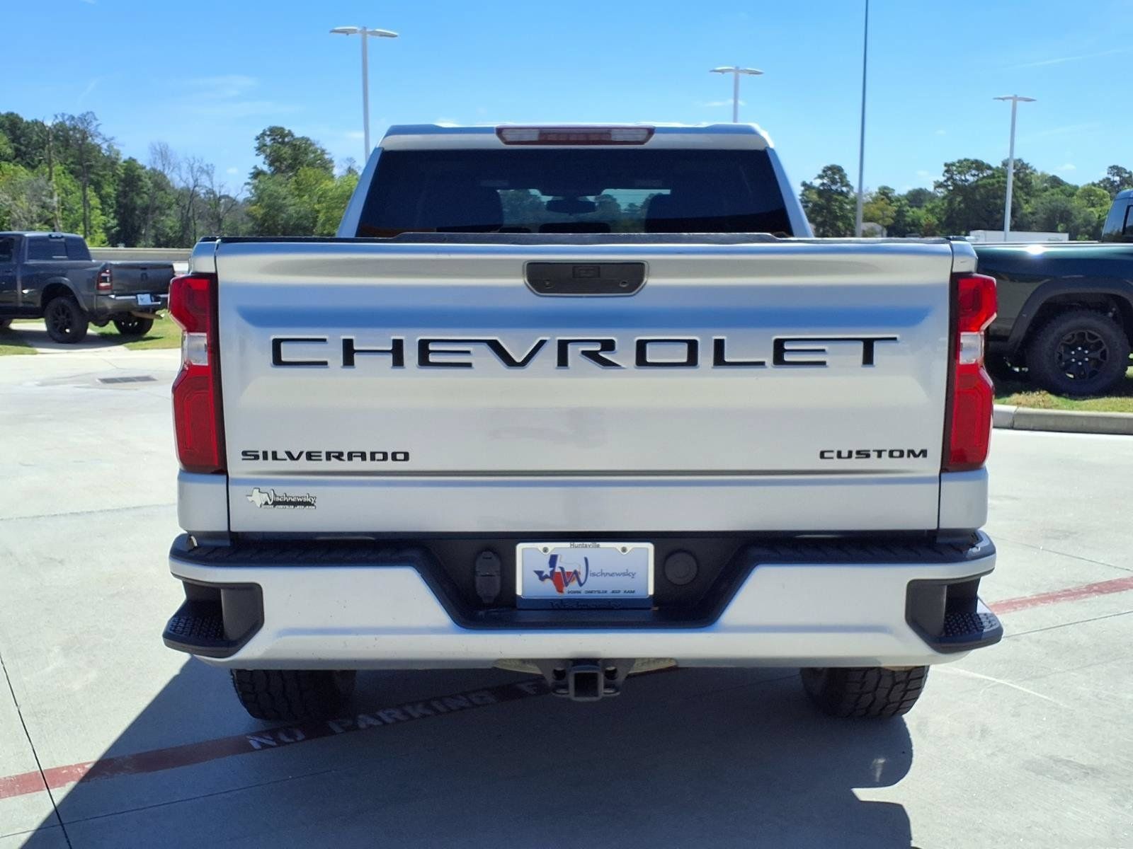 Used 2022 Chevrolet Silverado 1500 Custom w/ LPO, Dark Essentials Package RWD image 7
