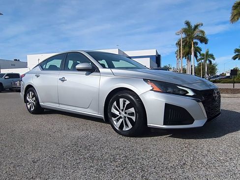 Used 2023 Nissan Altima 2.5 S image 3