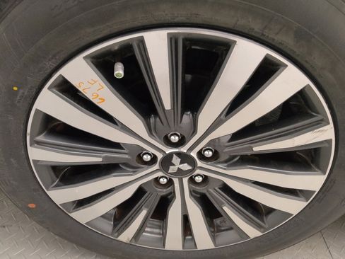 Used 2019 Mitsubishi Outlander ES image 31