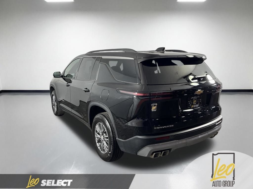 Used 2026 Chevrolet Traverse LT w/ Driver Confidence Package FWD image 7