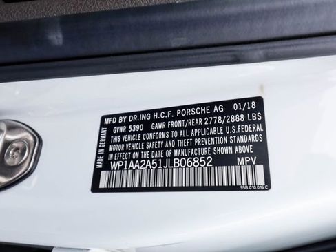 Used 2018 Porsche Macan AWD/4WD image 60