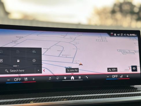 Certified 2025 BMW X7 M60i AWD/4WD image 35