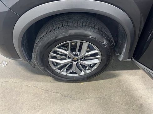 Used 2024 Nissan Rogue S FWD image 31