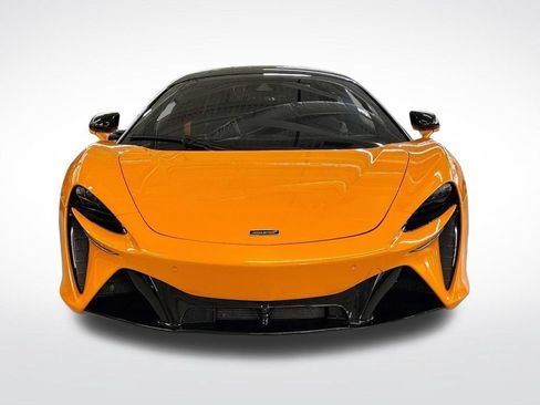Used 2025 McLaren Artura RWD image 8