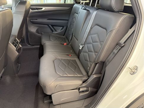 New 2026 Volkswagen Atlas Cross Sport SE AWD/4WD image 15