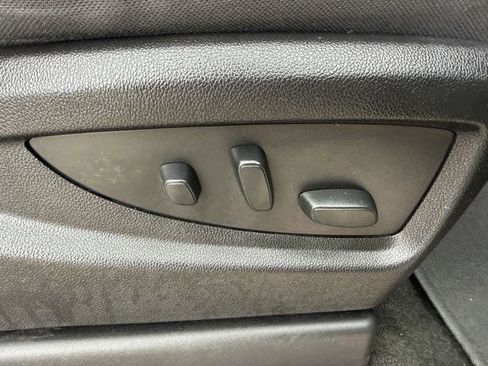 Used 2017 GMC Yukon SLE w/ SLE Value Package image 29