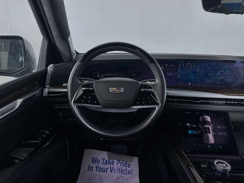 Used 2025 Cadillac Escalade Sport Platinum w/ LPO, Floor Liner Package AWD/4WD image 24