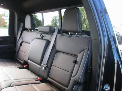 New 2026 GMC Sierra 3500 Denali w/ Denali Reserve Package AWD/4WD image 13