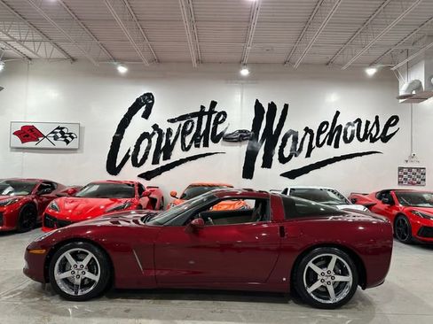 Used 2007 Chevrolet Corvette Coupe w/ Preferred Equipment Group RWD image 2