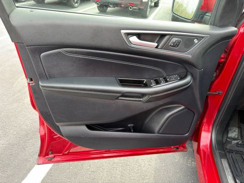 Used 2020 Ford Edge Titanium w/ Equipment Group 301A image 12