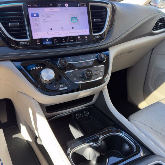Used 2021 Chrysler Pacifica Limited FWD image 24