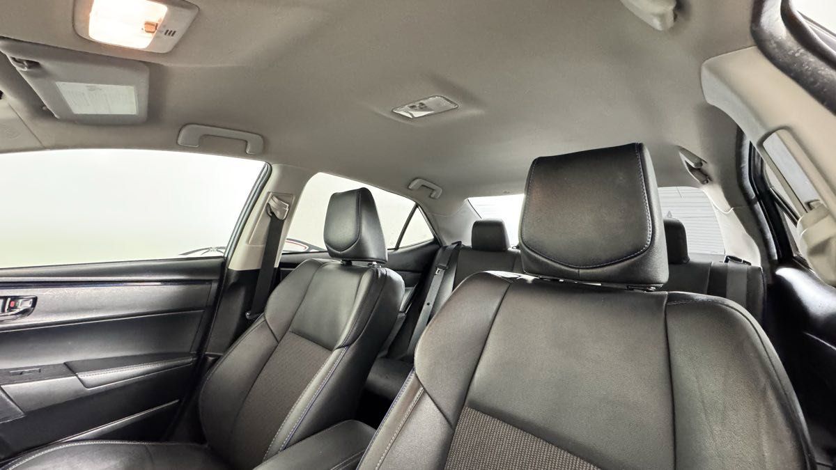 Used 2019 Toyota Corolla SE FWD image 14