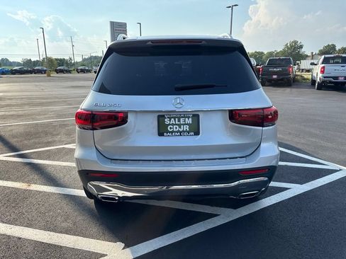 Used 2023 Mercedes-Benz GLB 250 image 8