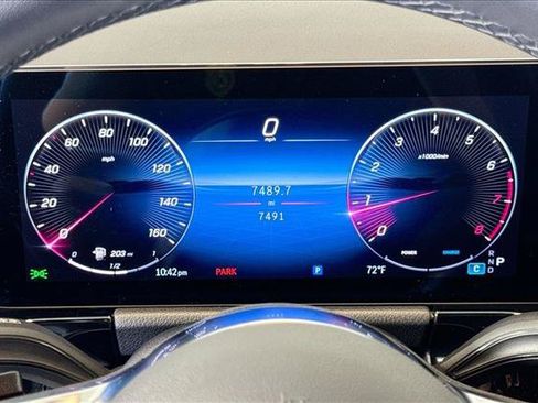 Used 2025 Mercedes-Benz GLA 250 image 12