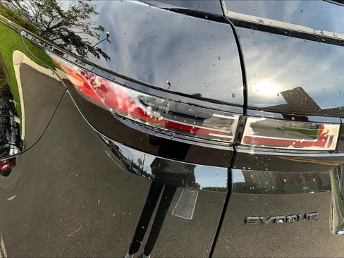 Used 2025 Land Rover Range Rover Evoque Dynamic SE image 14