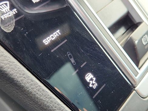 Used 2022 Porsche Cayenne Platinum Edition image 24