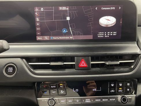 Used 2024 Kia Seltos EX image 16