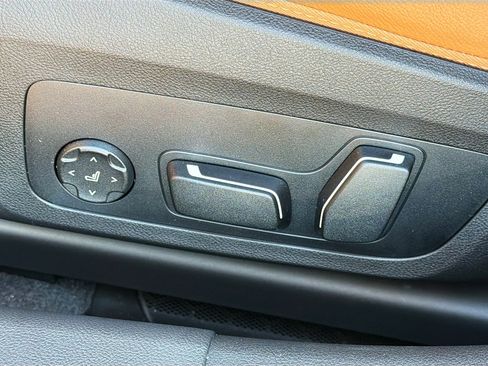 New 2026 BMW 330i Sedan w/ Convenience Package image 25