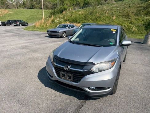 Used 2018 Honda HR-V EX image 5