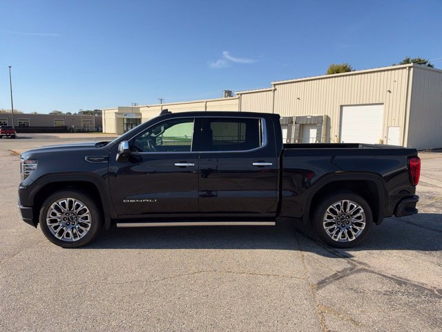 Used 2023 GMC Sierra 1500 Denali Ultimate AWD/4WD image 2