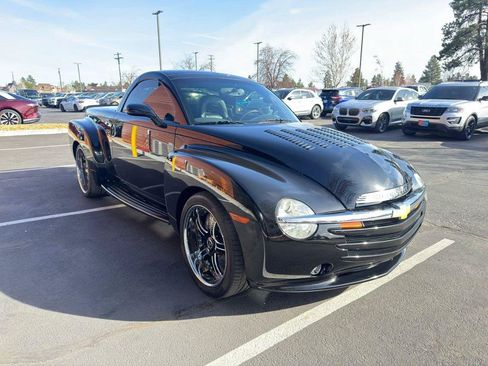 Used 2004 Chevrolet SSR w/ Preferred Equipment Group RWD image 8