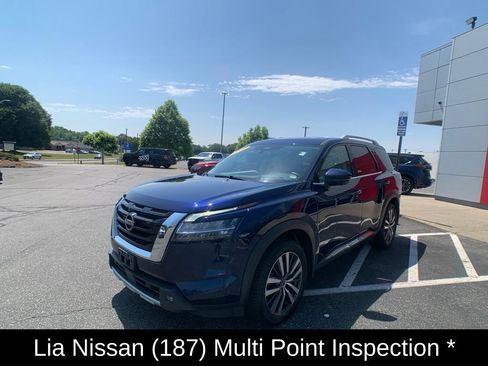 Used 2022 Nissan Pathfinder Platinum w/ Cargo Package AWD/4WD image 8