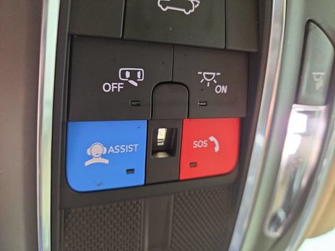 Used 2022 Jeep Grand Cherokee L Limited RWD image 27
