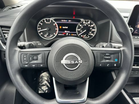 Used 2024 Nissan Rogue SV image 22