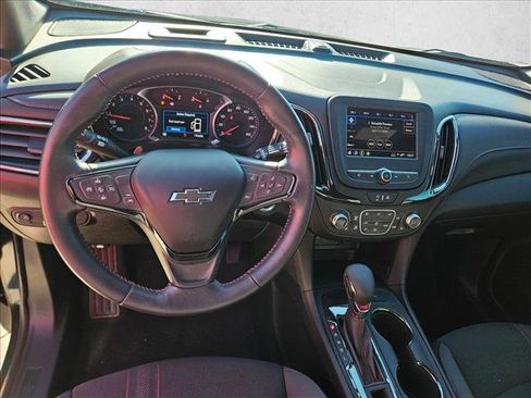 Used 2022 Chevrolet Equinox RS image 16