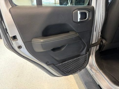 Used 2020 Jeep Wrangler Unlimited Sahara AWD/4WD image 36