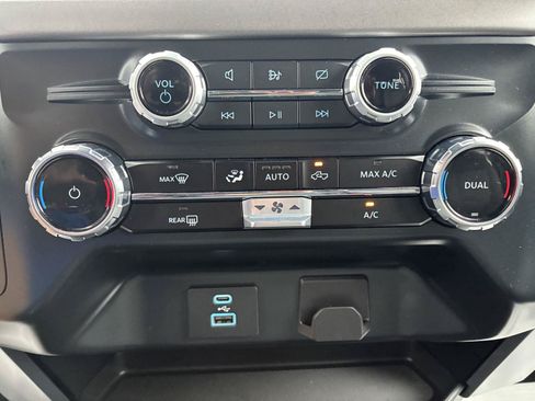 Used 2024 Ford F150 XLT AWD/4WD image 24